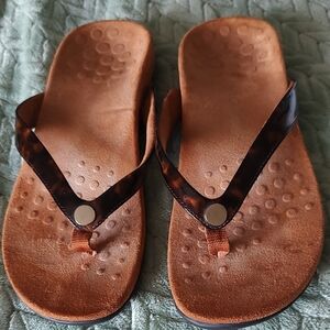 FIRST OFFER ACCEPTED Vionic Brown Sandals